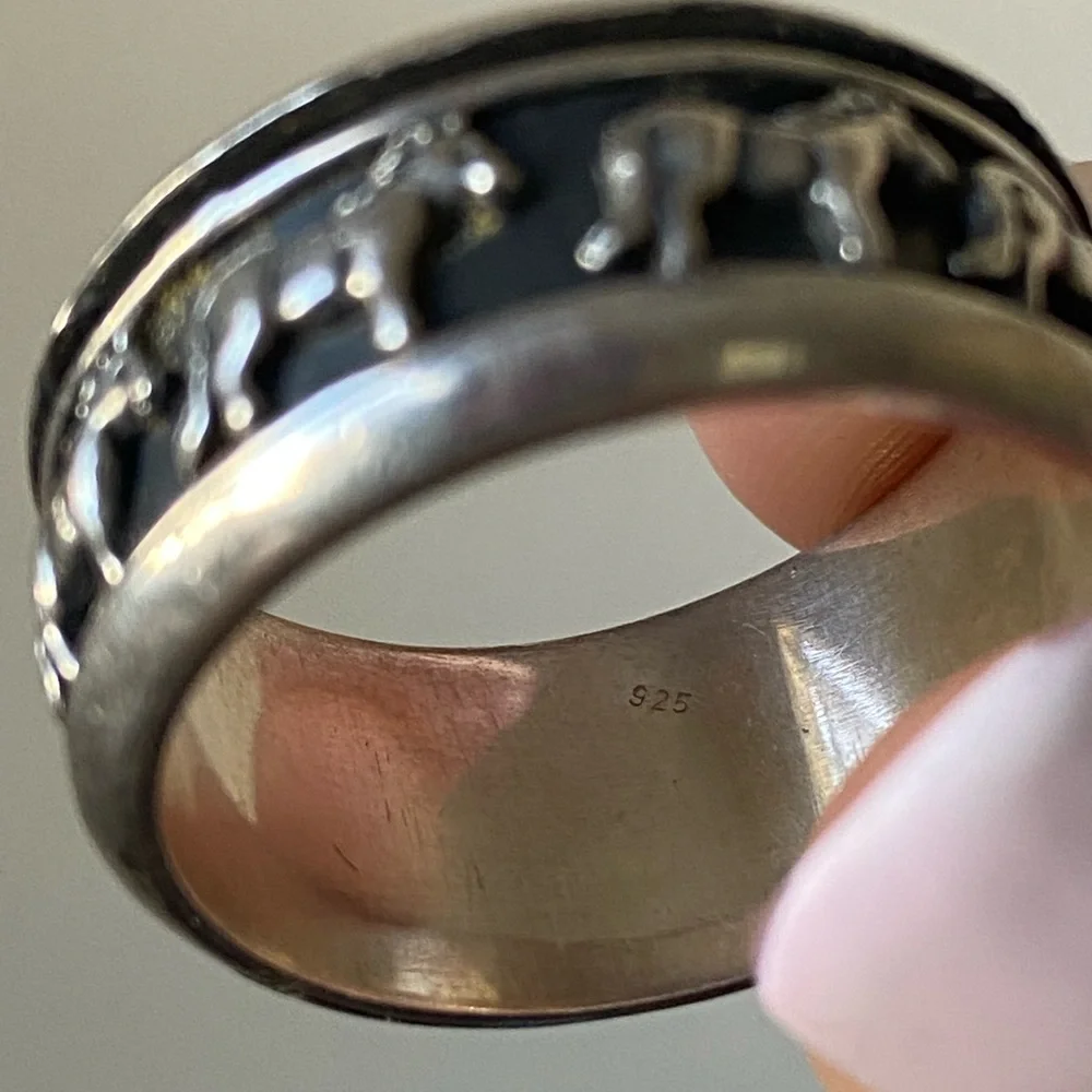 Sterling silver spinning storyteller horses ring, size 11